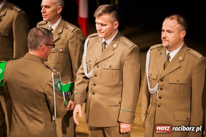 Zdjęcie w galerii na portalu naszraciborz.pl: Odznaczenia i wyróżnienia w Straży Granicznej wiadomości z regionu