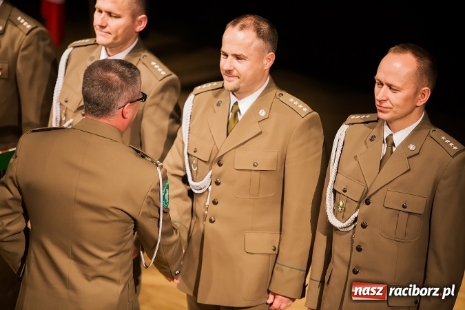 Zdjęcie w galerii na portalu naszraciborz.pl: Odznaczenia i wyróżnienia w Straży Granicznej wiadomości z regionu
