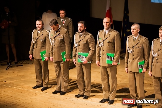 Zdjęcie w galerii na portalu naszraciborz.pl: Odznaczenia i wyróżnienia w Straży Granicznej wiadomości z regionu