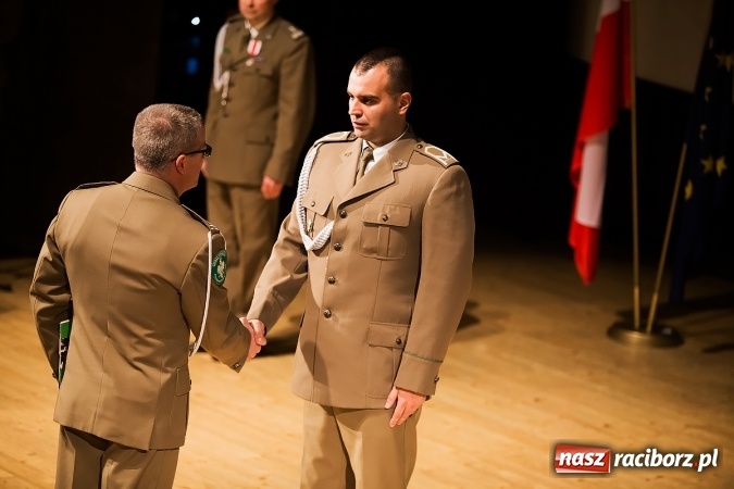 Zdjęcie w galerii na portalu naszraciborz.pl: Odznaczenia i wyróżnienia w Straży Granicznej wiadomości z regionu