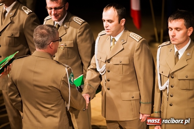 Zdjęcie w galerii na portalu naszraciborz.pl: Odznaczenia i wyróżnienia w Straży Granicznej wiadomości z regionu