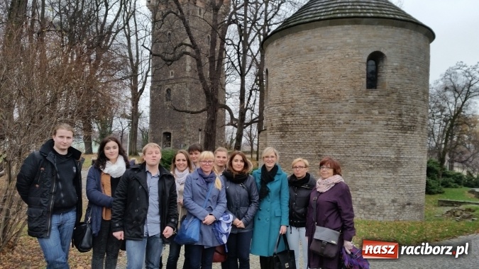 Zdjęcie w galerii na portalu naszraciborz.pl: Studenci filologii słowiańskiej profilu czeskiego PWSZ w Raciborzu na warsztatach terminologicznych w Czechach wiadomości z regionu