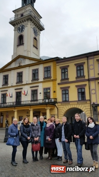 Zdjęcie w galerii na portalu naszraciborz.pl: Studenci filologii słowiańskiej profilu czeskiego PWSZ w Raciborzu na warsztatach terminologicznych w Czechach wiadomości z regionu