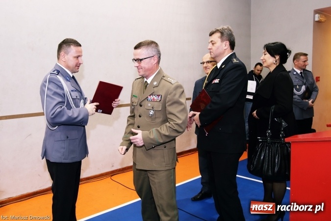 Zdjęcie w galerii na portalu naszraciborz.pl: Intronizacja w raciborskim garnizonie. Nowy komendant już na posterunku wiadomości z regionu