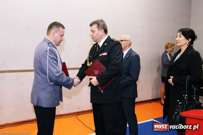Zdjęcie w galerii na portalu naszraciborz.pl: Intronizacja w raciborskim garnizonie. Nowy komendant już na posterunku wiadomości z regionu
