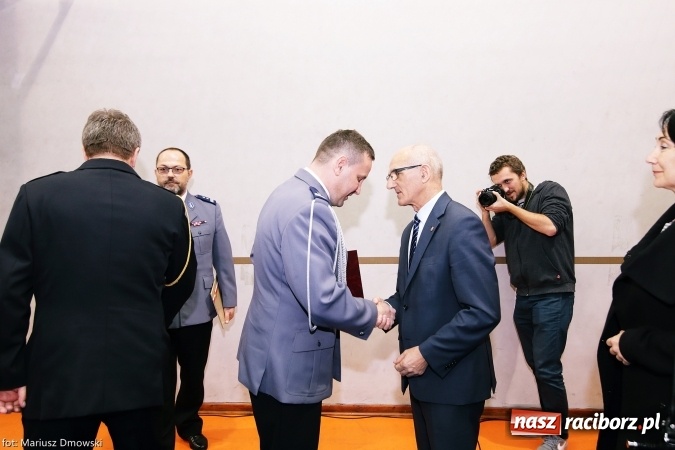 Zdjęcie w galerii na portalu naszraciborz.pl: Intronizacja w raciborskim garnizonie. Nowy komendant już na posterunku wiadomości z regionu