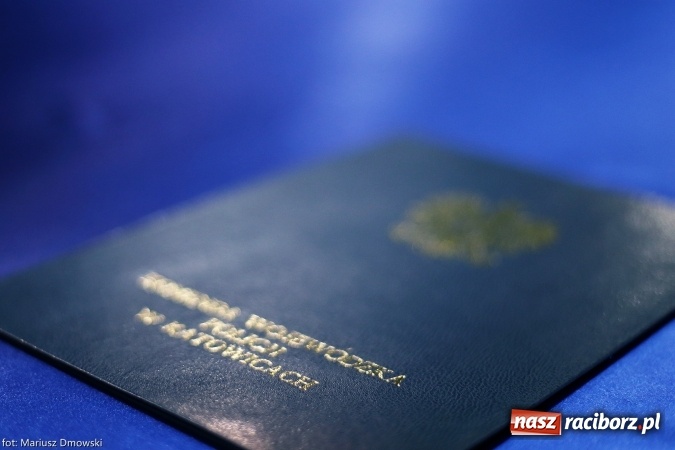 Zdjęcie w galerii na portalu naszraciborz.pl: Intronizacja w raciborskim garnizonie. Nowy komendant już na posterunku wiadomości z regionu