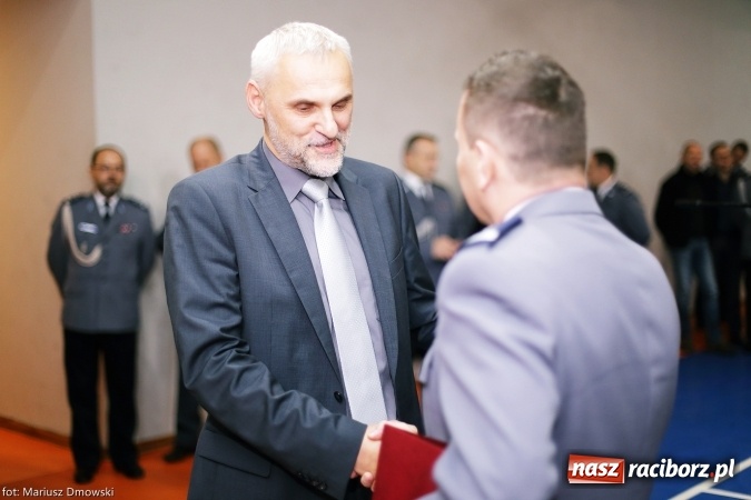 Zdjęcie w galerii na portalu naszraciborz.pl: Intronizacja w raciborskim garnizonie. Nowy komendant już na posterunku wiadomości z regionu