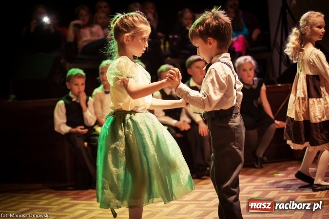 Zdjęcie w galerii na portalu naszraciborz.pl: Jesienne Tańczenie na Rozkręcenie wiadomości z regionu