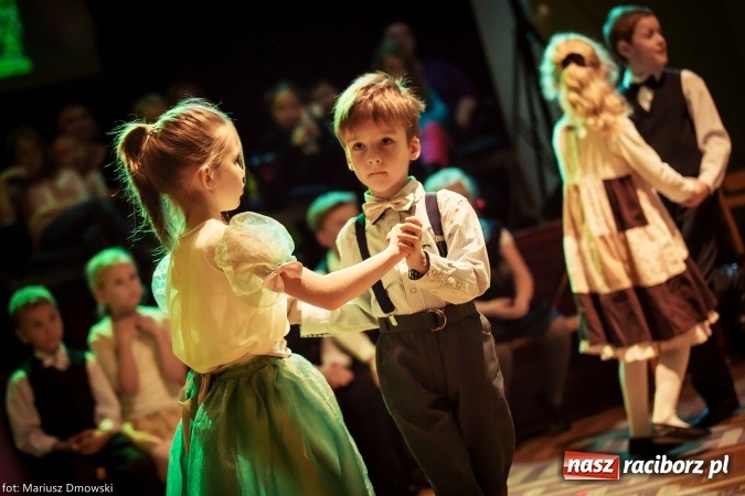 Zdjęcie w galerii na portalu naszraciborz.pl: Jesienne Tańczenie na Rozkręcenie wiadomości z regionu