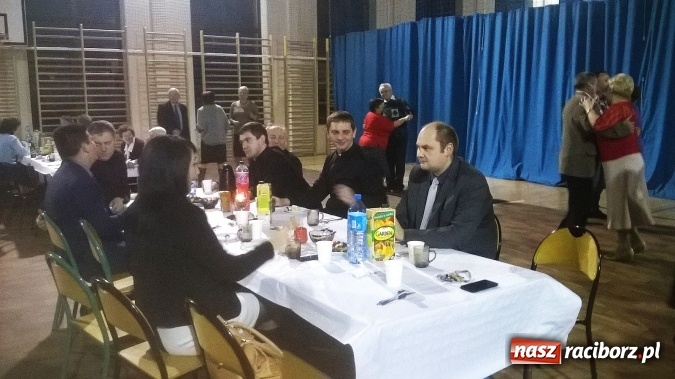 Zdjęcie w galerii na portalu naszraciborz.pl: Starsi mieszkańcy Rud bawili się na Dniu Seniora wiadomości z regionu