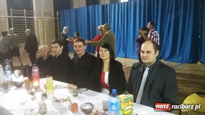 Zdjęcie w galerii na portalu naszraciborz.pl: Starsi mieszkańcy Rud bawili się na Dniu Seniora wiadomości z regionu