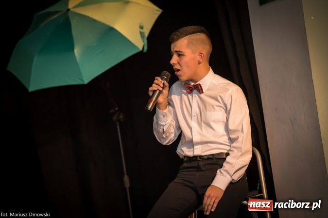 Zdjęcie w galerii na portalu naszraciborz.pl: Jesienne granie w MDK. Muzyczne podróże solistów Mirażu wiadomości z regionu