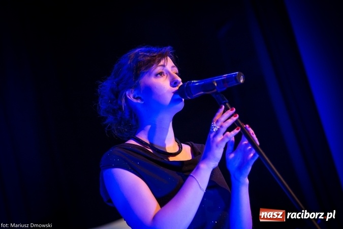 Zdjęcie w galerii na portalu naszraciborz.pl: Jesienne granie w MDK. Muzyczne podróże solistów Mirażu wiadomości z regionu