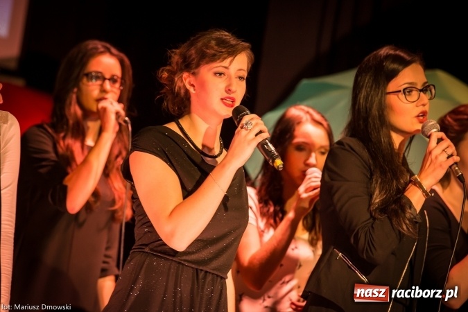 Zdjęcie w galerii na portalu naszraciborz.pl: Jesienne granie w MDK. Muzyczne podróże solistów Mirażu wiadomości z regionu