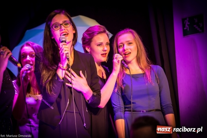 Zdjęcie w galerii na portalu naszraciborz.pl: Jesienne granie w MDK. Muzyczne podróże solistów Mirażu wiadomości z regionu
