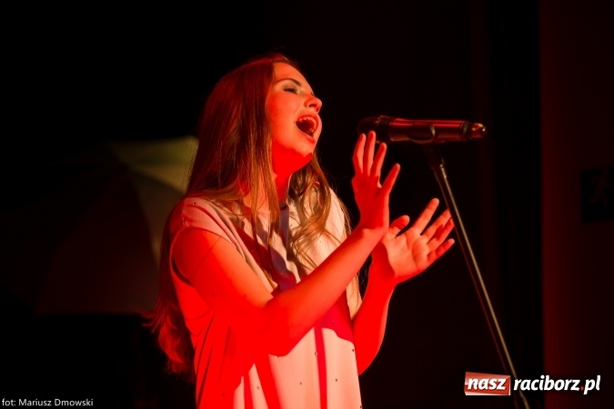 Zdjęcie w galerii na portalu naszraciborz.pl: Jesienne granie w MDK. Muzyczne podróże solistów Mirażu wiadomości z regionu