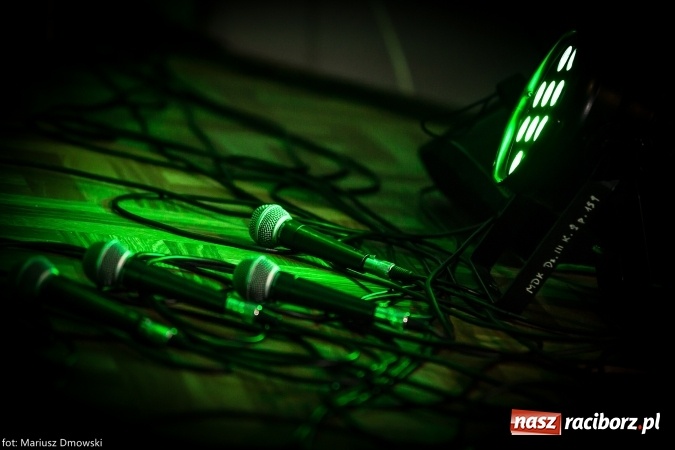 Zdjęcie w galerii na portalu naszraciborz.pl: Jesienne granie w MDK. Muzyczne podróże solistów Mirażu wiadomości z regionu