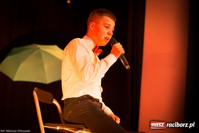 Zdjęcie w galerii na portalu naszraciborz.pl: Jesienne granie w MDK. Muzyczne podróże solistów Mirażu wiadomości z regionu