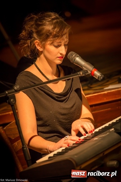 Zdjęcie w galerii na portalu naszraciborz.pl: Jesienne granie w MDK. Muzyczne podróże solistów Mirażu wiadomości z regionu