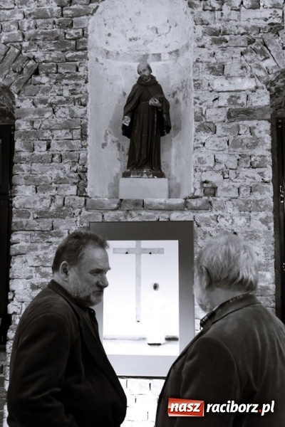 Zdjęcie w galerii na portalu naszraciborz.pl: Cisza w starym opactwie, czyli jubileuszowa wystawa Fotonu wiadomości z regionu