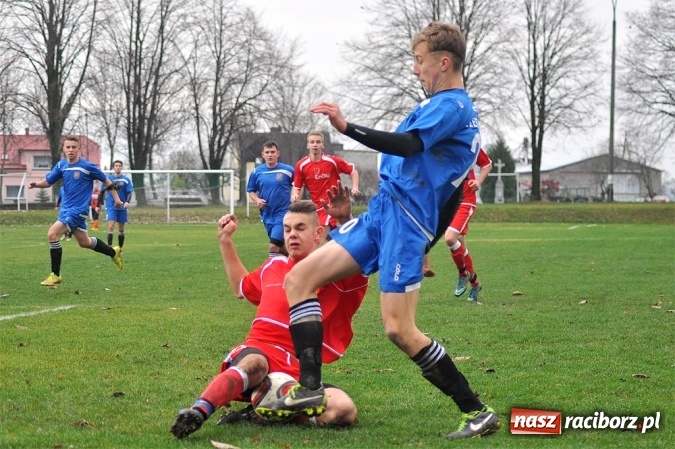 Zdjęcie w galerii na portalu naszraciborz.pl: Krzanowice wygrały ostatni mecz w tym roku wiadomości z regionu