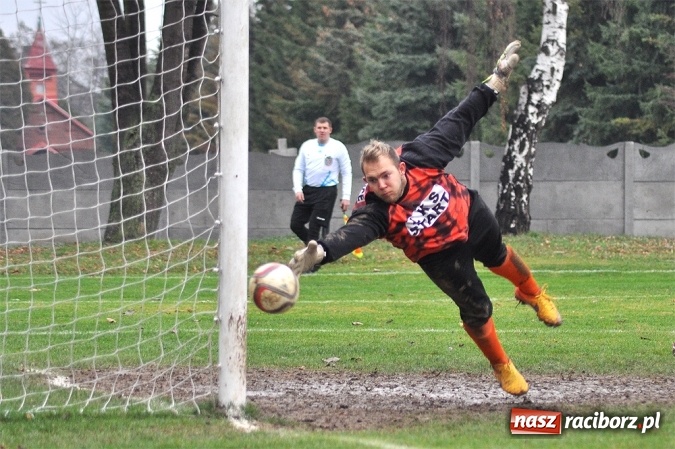 Zdjęcie w galerii na portalu naszraciborz.pl: Krzanowice wygrały ostatni mecz w tym roku wiadomości z regionu