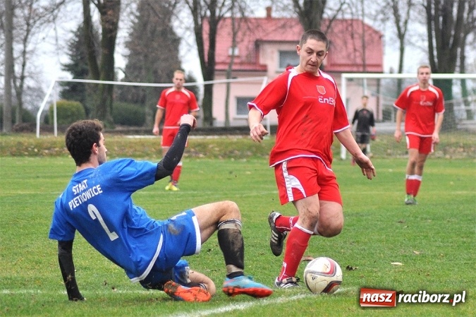 Zdjęcie w galerii na portalu naszraciborz.pl: Krzanowice wygrały ostatni mecz w tym roku wiadomości z regionu