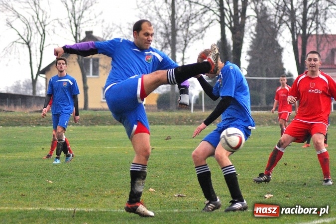 Zdjęcie w galerii na portalu naszraciborz.pl: Krzanowice wygrały ostatni mecz w tym roku wiadomości z regionu