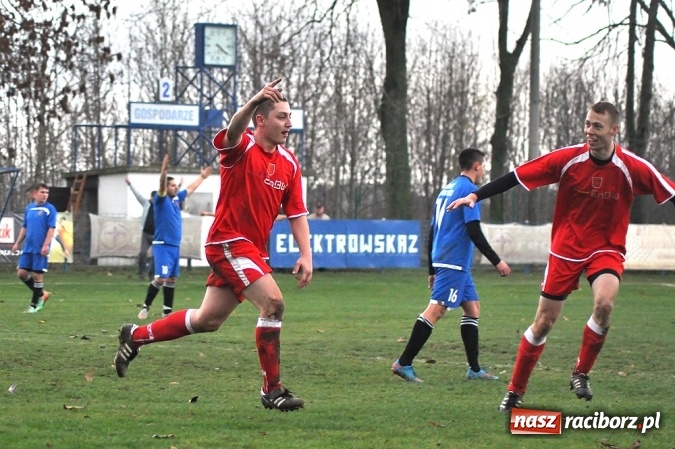 Zdjęcie w galerii na portalu naszraciborz.pl: Krzanowice wygrały ostatni mecz w tym roku wiadomości z regionu