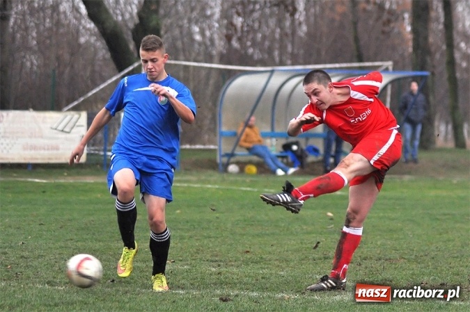 Zdjęcie w galerii na portalu naszraciborz.pl: Krzanowice wygrały ostatni mecz w tym roku wiadomości z regionu