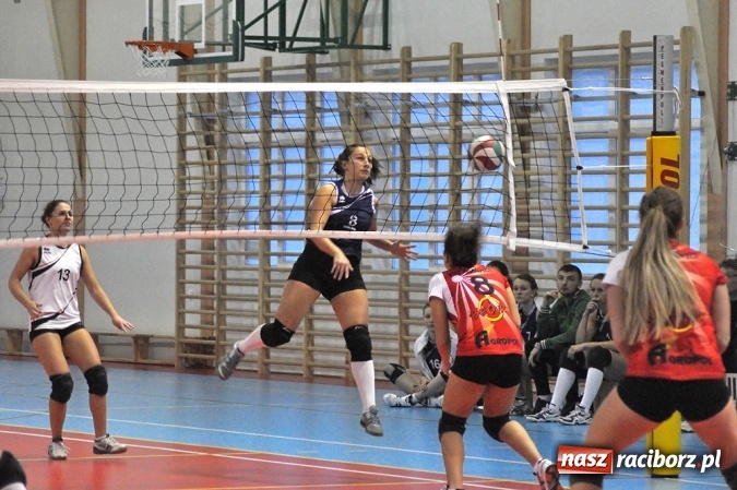 Zdjęcie w galerii na portalu naszraciborz.pl: Siatkarki UKS Krzanowice pokonały lidera wiadomości z regionu