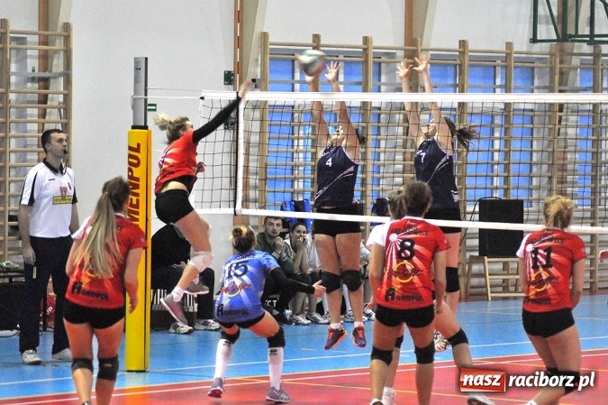 Zdjęcie w galerii na portalu naszraciborz.pl: Siatkarki UKS Krzanowice pokonały lidera wiadomości z regionu