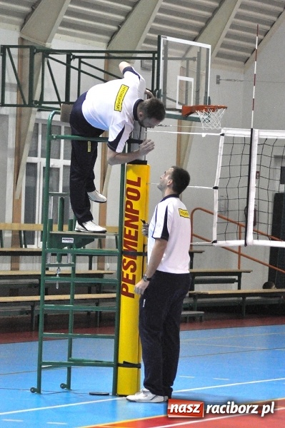 Zdjęcie w galerii na portalu naszraciborz.pl: Siatkarki UKS Krzanowice pokonały lidera wiadomości z regionu