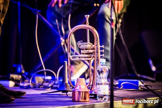 Zdjęcie w galerii na portalu naszraciborz.pl: Zbigniew Foryś zagrał w Raciborskim Centrum Kultury. Promocja nowego numeru Almanachu Prowincjonalnego wiadomości z regionu