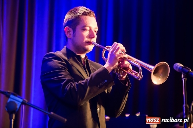 Zdjęcie w galerii na portalu naszraciborz.pl: Zbigniew Foryś zagrał w Raciborskim Centrum Kultury. Promocja nowego numeru Almanachu Prowincjonalnego wiadomości z regionu