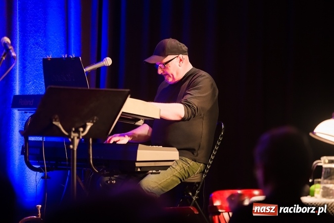 Zdjęcie w galerii na portalu naszraciborz.pl: Zbigniew Foryś zagrał w Raciborskim Centrum Kultury. Promocja nowego numeru Almanachu Prowincjonalnego wiadomości z regionu