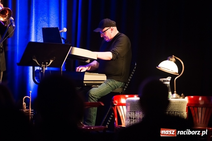 Zdjęcie w galerii na portalu naszraciborz.pl: Zbigniew Foryś zagrał w Raciborskim Centrum Kultury. Promocja nowego numeru Almanachu Prowincjonalnego wiadomości z regionu