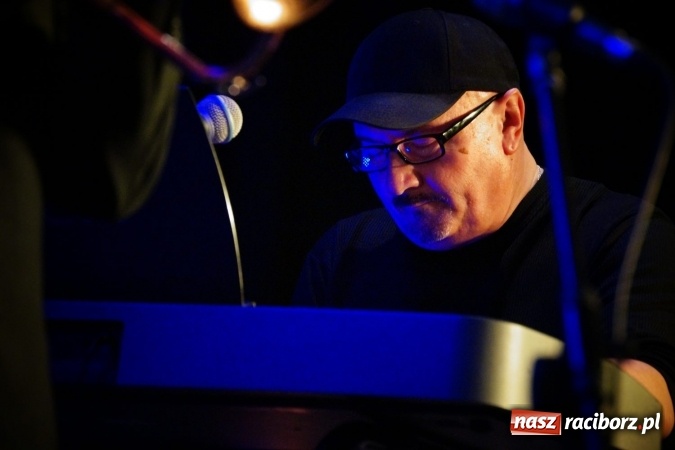 Zdjęcie w galerii na portalu naszraciborz.pl: Zbigniew Foryś zagrał w Raciborskim Centrum Kultury. Promocja nowego numeru Almanachu Prowincjonalnego wiadomości z regionu