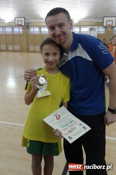 Zdjęcie w galerii na portalu naszraciborz.pl: Pietrowice Wielkie gospodarzem III Turnieju piłki ręcznej dziewcząt młodszych pod patronatem Starosty Raciborskiego wiadomości z regionu