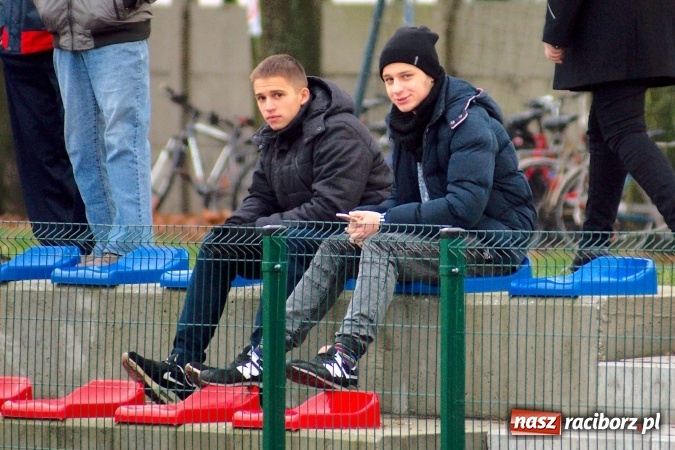 Zdjęcie w galerii na portalu naszraciborz.pl: Musioł strzelić musioł. Tworków wygrał po trudach wiadomości z regionu