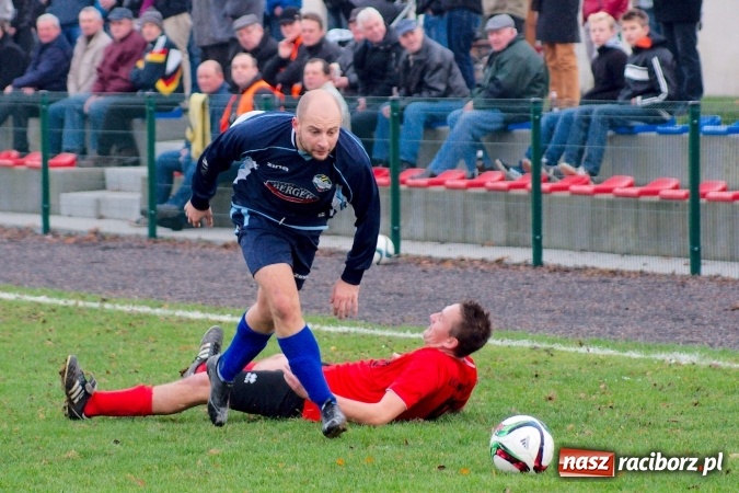 Zdjęcie w galerii na portalu naszraciborz.pl: Musioł strzelić musioł. Tworków wygrał po trudach wiadomości z regionu