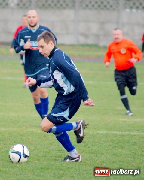 Zdjęcie w galerii na portalu naszraciborz.pl: Musioł strzelić musioł. Tworków wygrał po trudach wiadomości z regionu