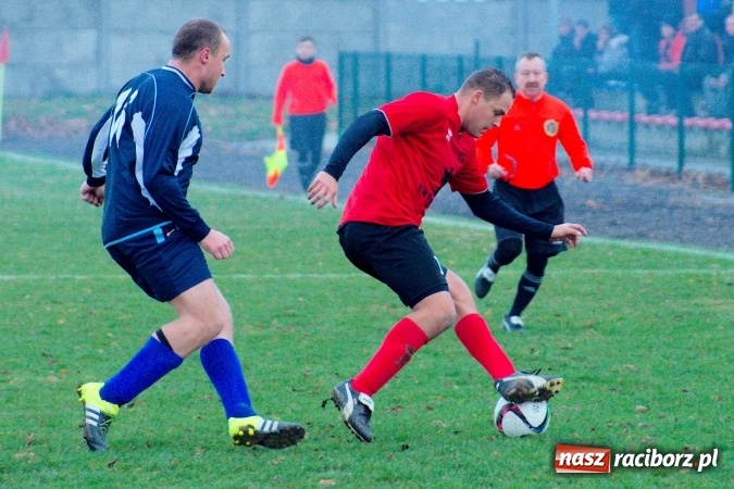 Zdjęcie w galerii na portalu naszraciborz.pl: Musioł strzelić musioł. Tworków wygrał po trudach wiadomości z regionu