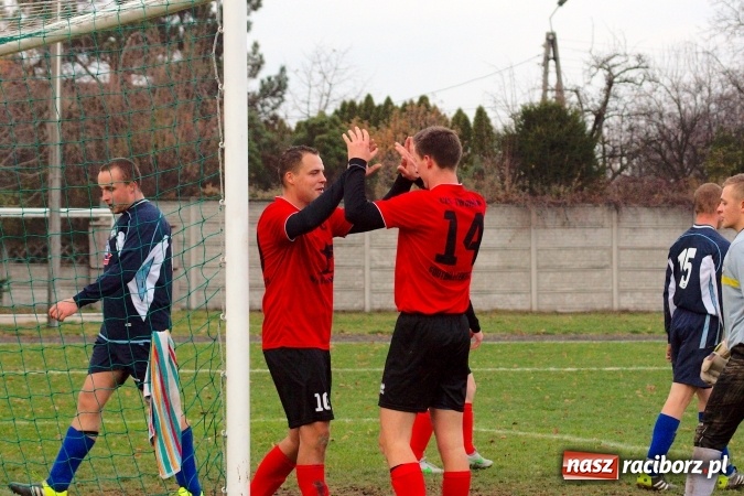 Zdjęcie w galerii na portalu naszraciborz.pl: Musioł strzelić musioł. Tworków wygrał po trudach wiadomości z regionu