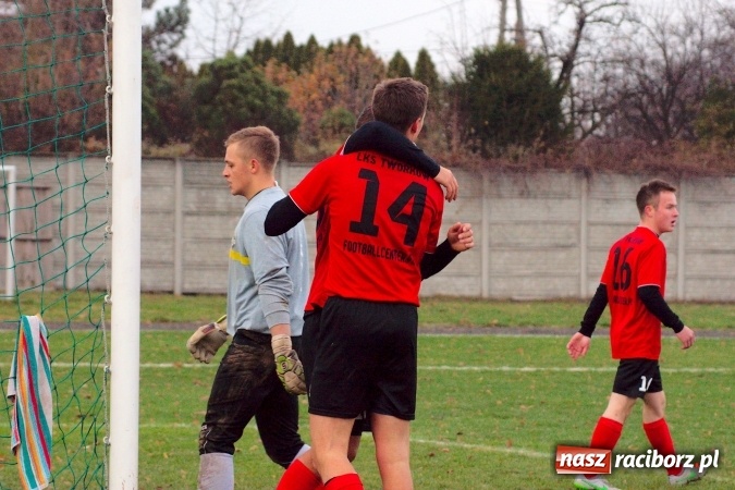 Zdjęcie w galerii na portalu naszraciborz.pl: Musioł strzelić musioł. Tworków wygrał po trudach wiadomości z regionu