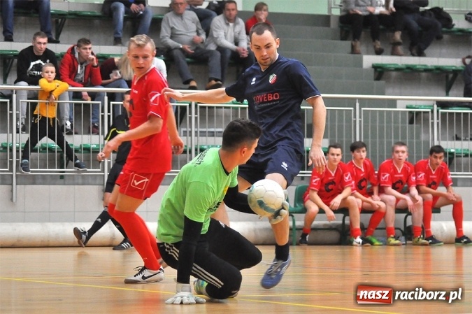 Zdjęcie w galerii na portalu naszraciborz.pl: Harpagany pokonały Mat-Bruk po zaciętym meczu wiadomości z regionu