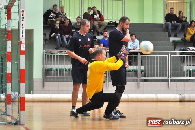 Zdjęcie w galerii na portalu naszraciborz.pl: Harpagany pokonały Mat-Bruk po zaciętym meczu wiadomości z regionu