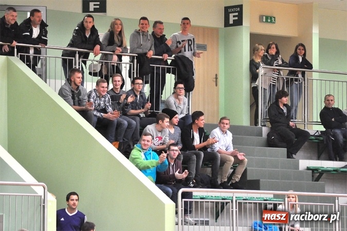 Zdjęcie w galerii na portalu naszraciborz.pl: Harpagany pokonały Mat-Bruk po zaciętym meczu wiadomości z regionu