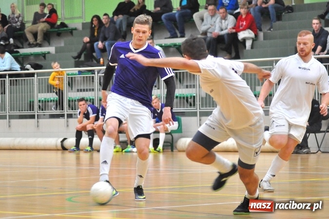 Zdjęcie w galerii na portalu naszraciborz.pl: Harpagany pokonały Mat-Bruk po zaciętym meczu wiadomości z regionu
